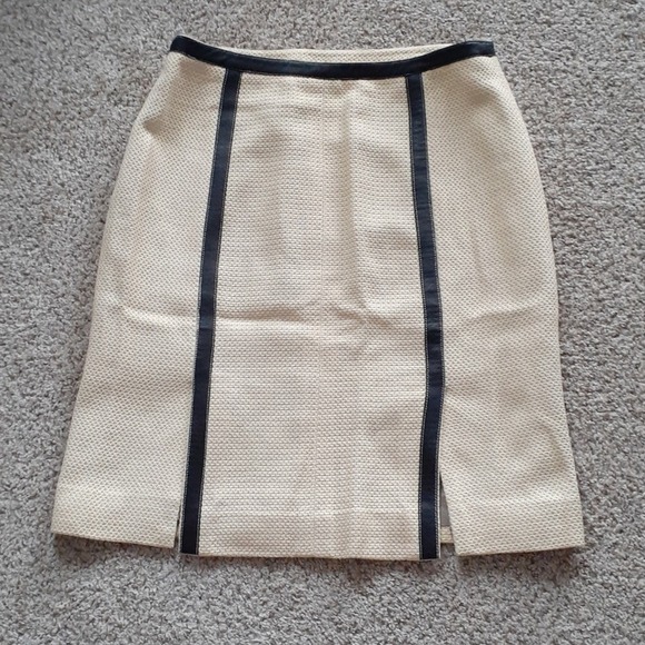 ETCETERA sz8 skirt, barely worn, $145 - Picture 2 of 5